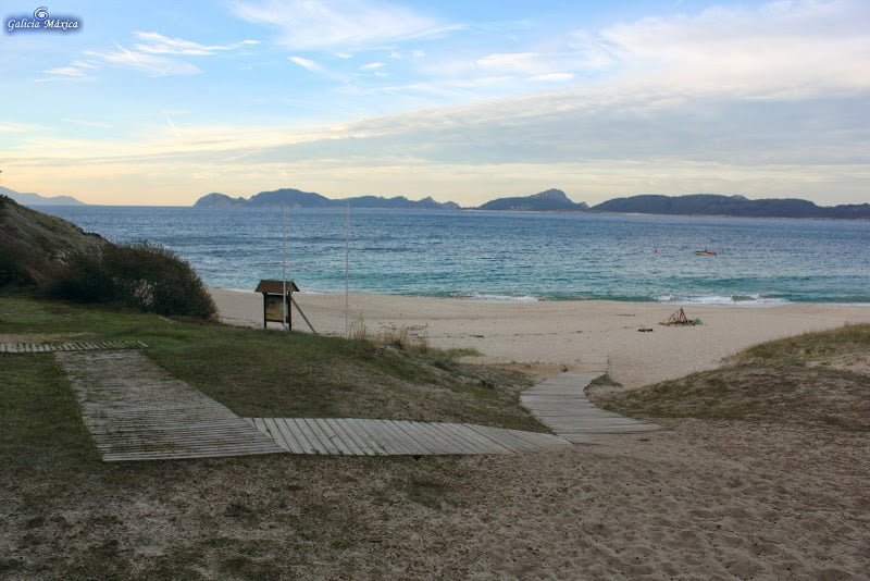 Playa de Arneles en Cangas